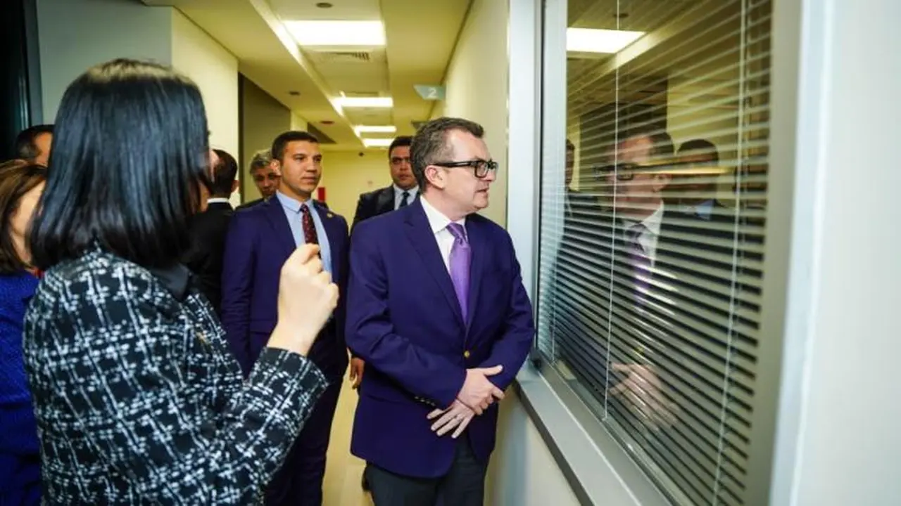 وزير التخطيط يؤكد التزام الحكومة بتقديم الدعم اللازم لمستشفى أهل مصر